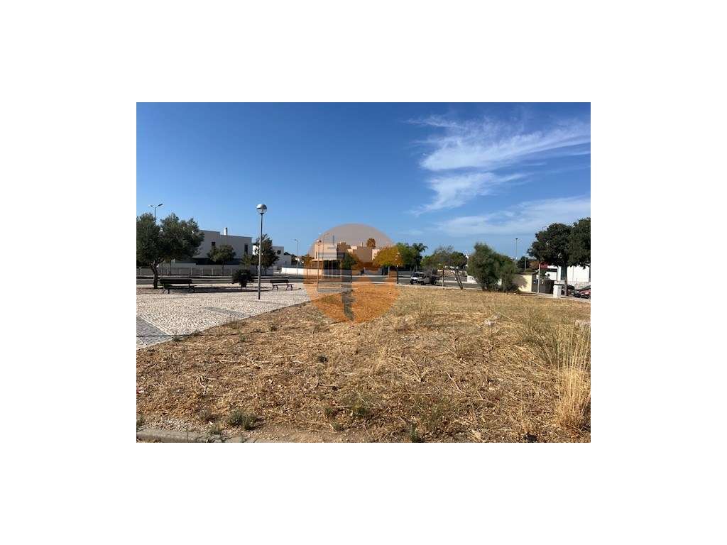 Terreno para construção de 23 apartamentos + 1 loja no centro de loule - Grande imagem: 3/27