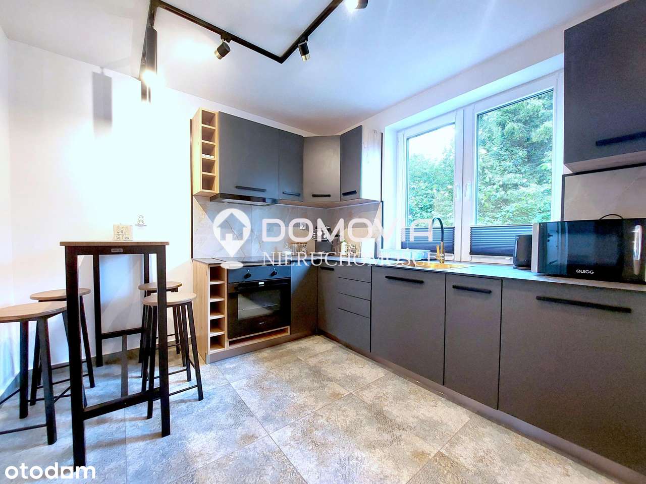 Dwupoziomowe mieszkanie niedaleko Starówki-4