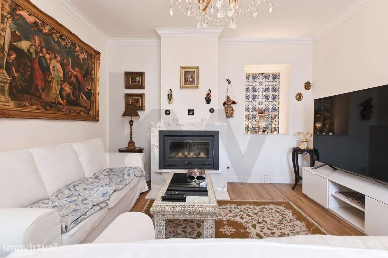 Moradia Centenária Totalmente Remodelada em Casainhos - Grande imagem: 4/28