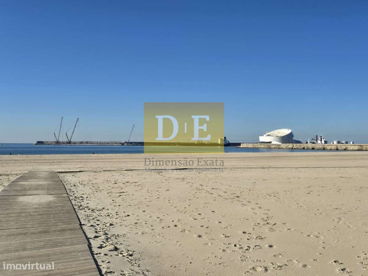 Lindo Apartamento T4 em 1ª Linha de Mar em Matosinhos Sul-24