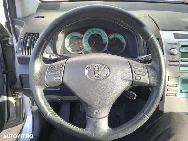 Toyota Corolla Verso 1.8 Multi-Mode Sol - 3