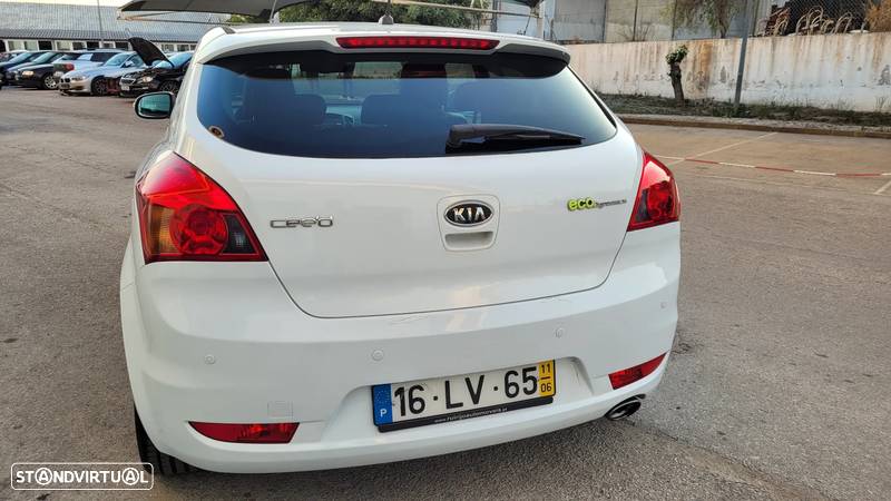 Kia Ceed S Coupé 1.6 CRDi TX ISG - 34