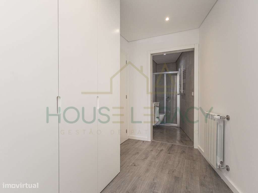 Apartamento T2 em frente ao Hospital São João-19