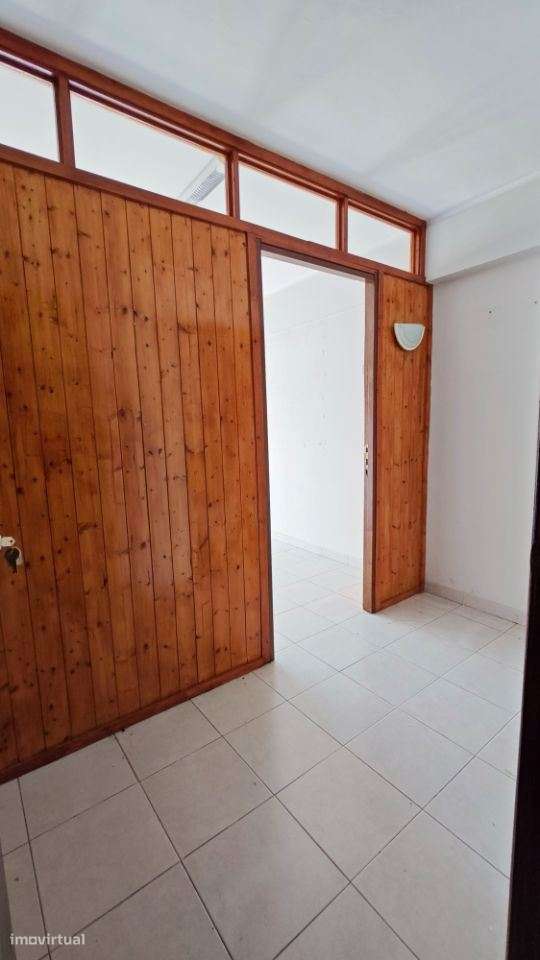 Escritório / 20m2 /  Rua Brito Capelo / Matosinhos - Grande imagem: 5/10
