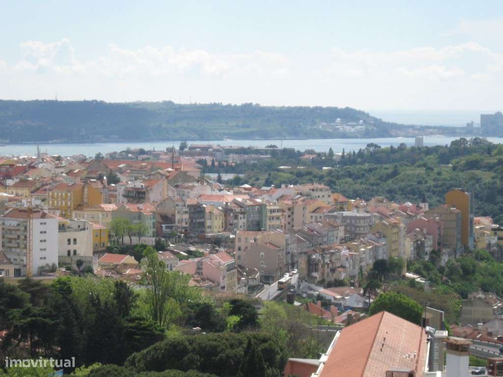 Apartamento T1, arrendamento, mobilado, junto às Amoreiras - Grande imagem: 2/20