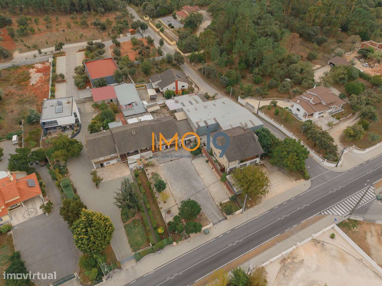 Moradia T4 + arrumos em Boleiros - Fátima-22