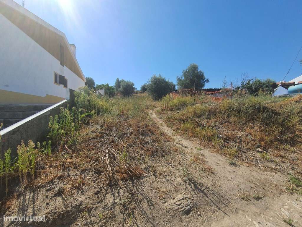 Terreno Urbano na freguesia de Santiago Maior - Grande imagem: 2/4