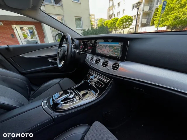 Mercedes-Benz Klasa E 220 d T 9G-TRONIC Exclusive - 14