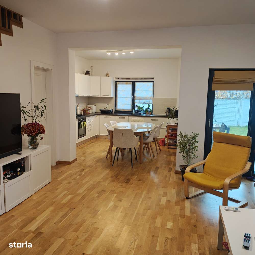 Proprietar vand duplex unit prin garaj - Imagine principală: 4/8