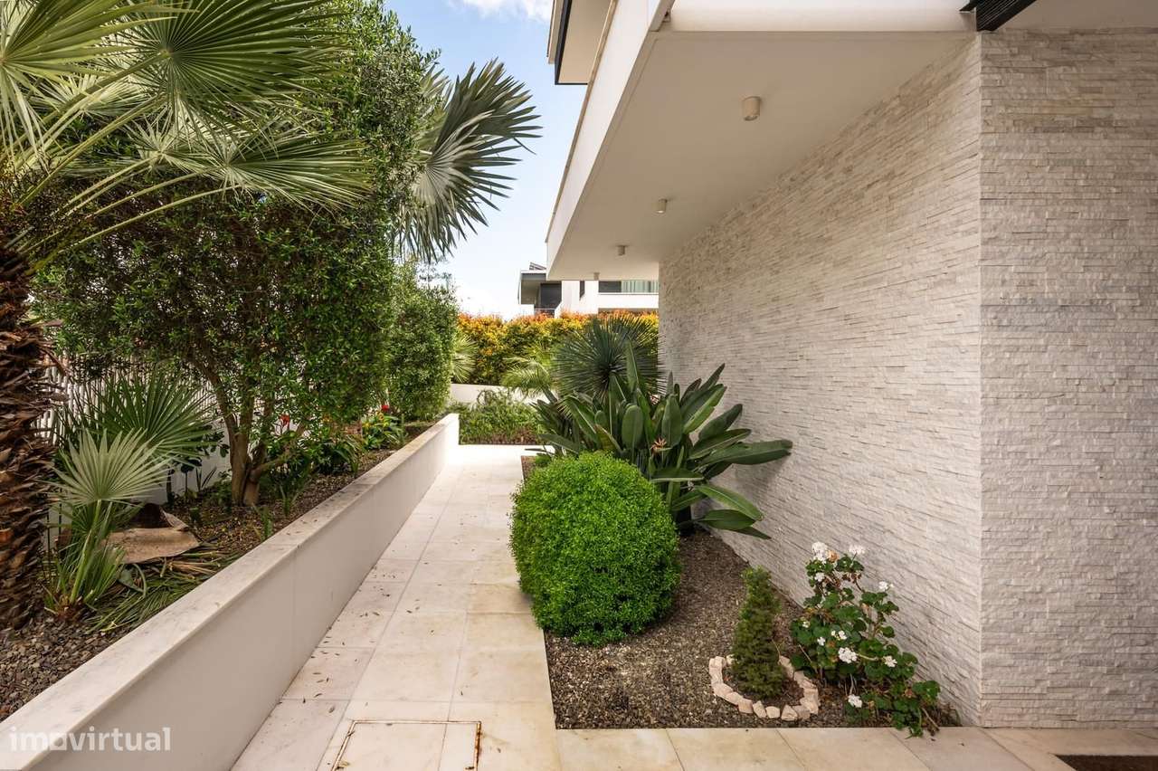 Moradia Isolada T3 com piscina, Parque dos Poetas, Oeiras - Grande imagem: 2/40