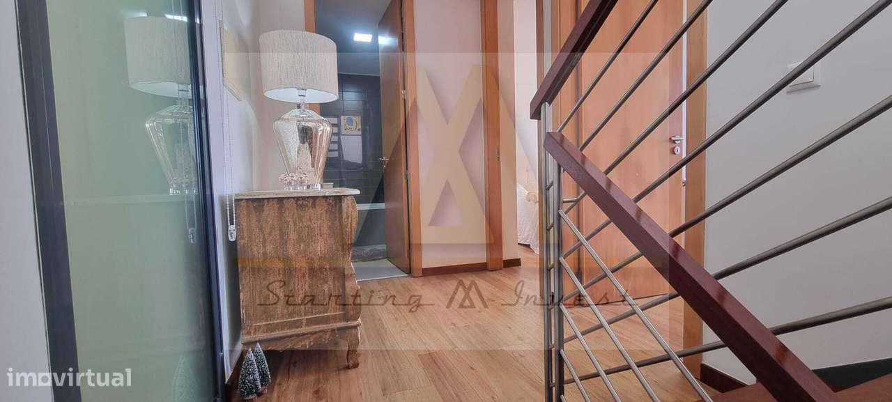 Apartamento T2 Triplex com 2 lugares garagem-22