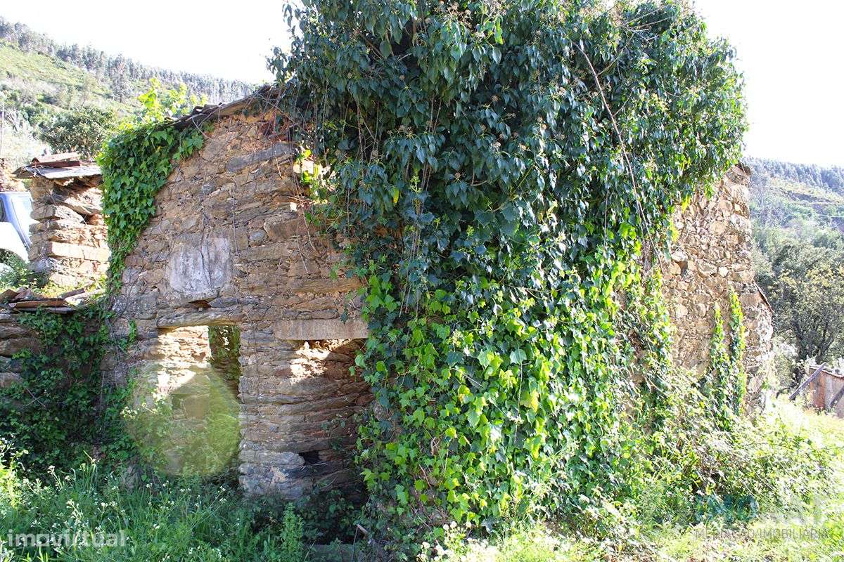 Terreno c/ ruínas - Grande imagem: 5/25