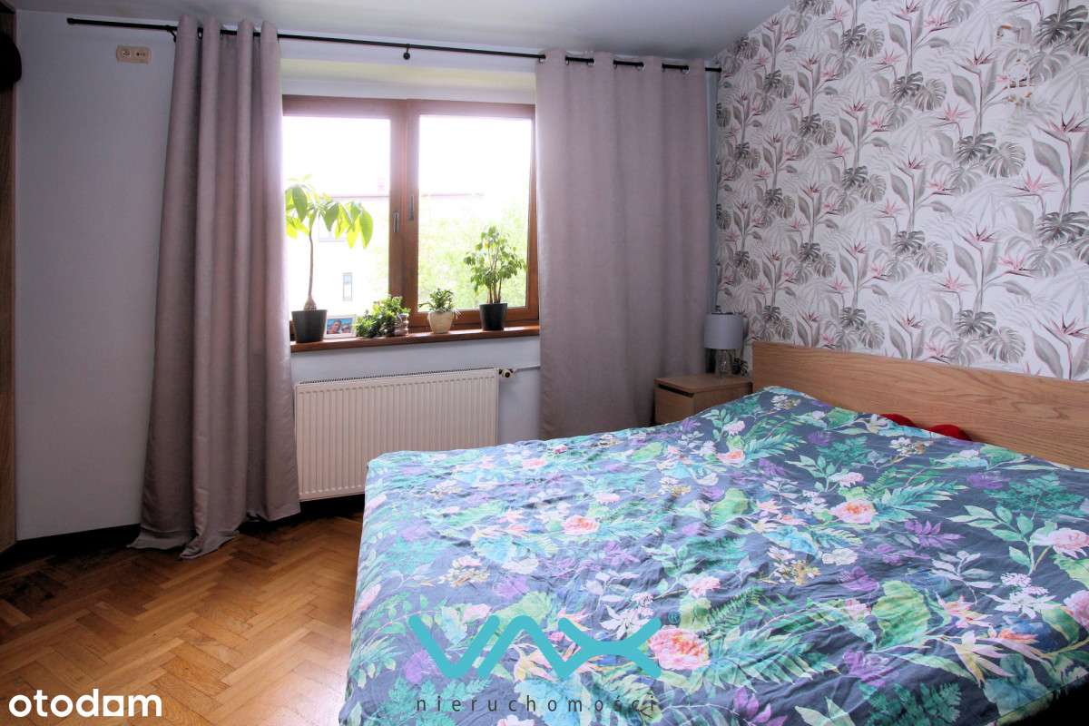 Dom w centrum, duża działka, garaże-15