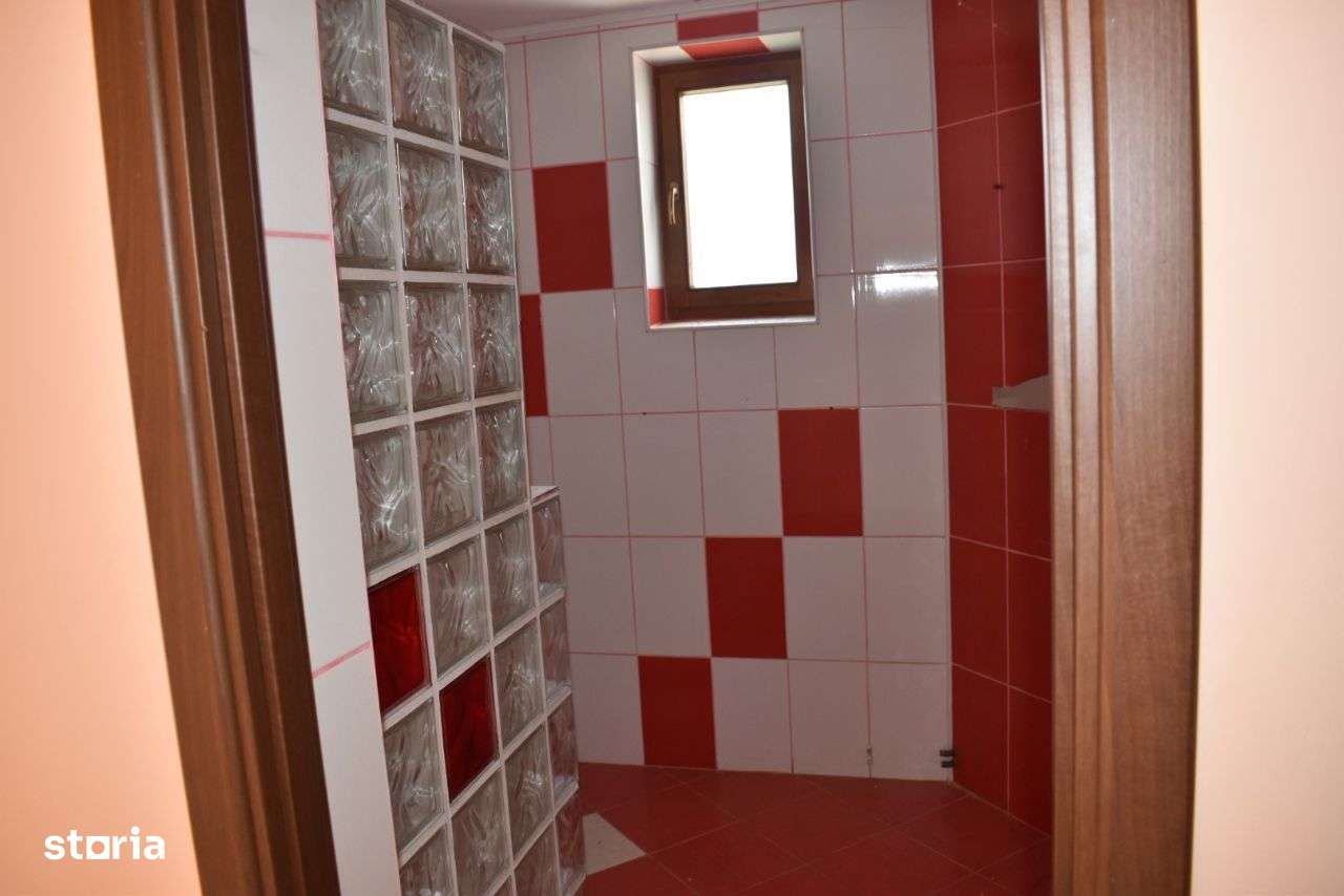 Pensiune/casa cu mai multe utilitati de vanzare in Bran-Predelut-14