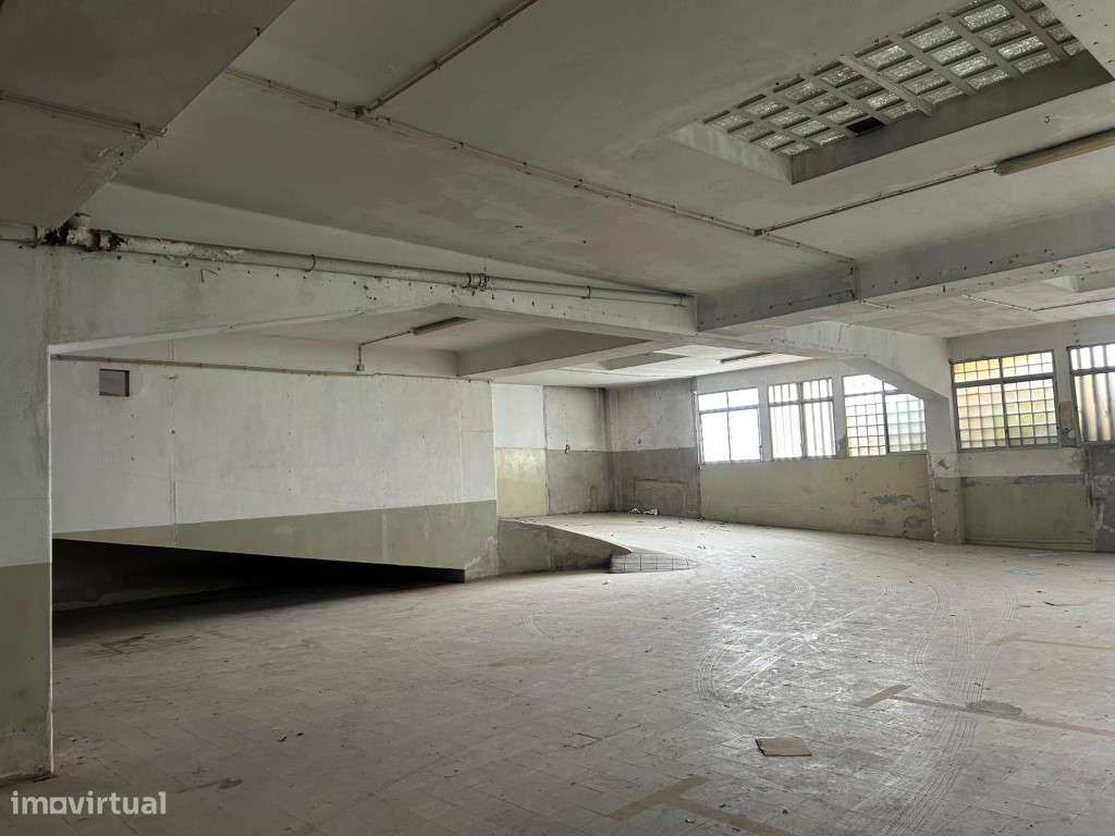 Garagem junto ao Marquês de Pombal, Lisboa - Grande imagem: 5/17