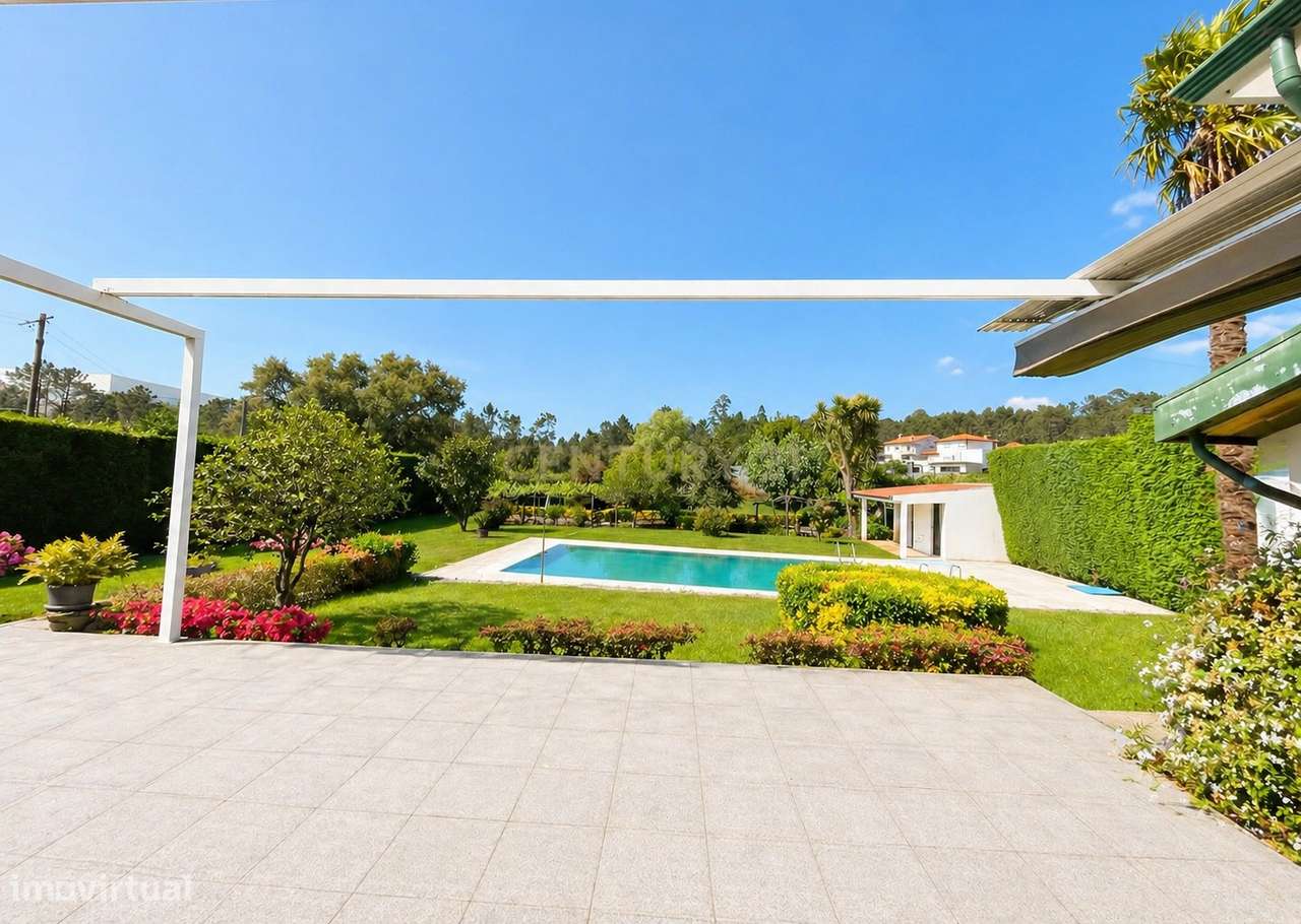 Moradia T3 com excelente privacidade, piscina e grande espaço exterior-19