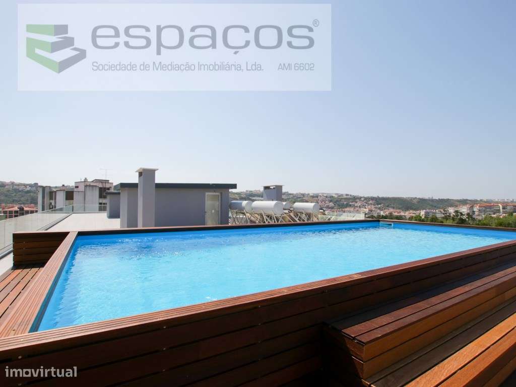 T3 com Terraço amplo e orientação solar a sul e vista desafogada.-8