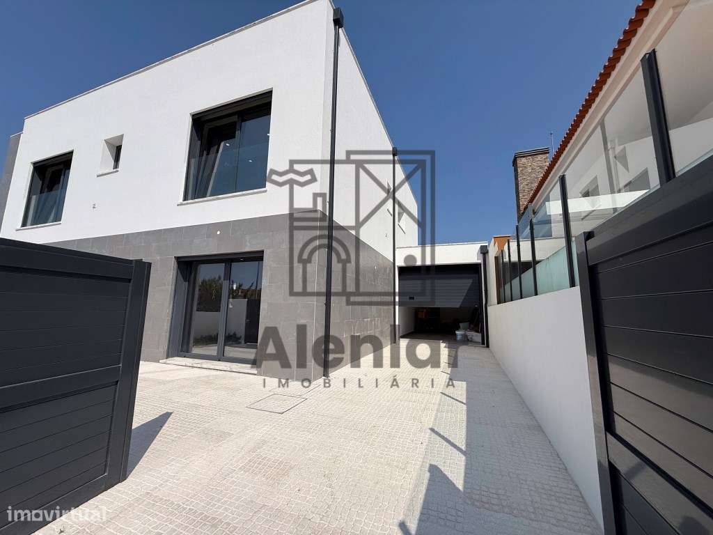 NOVA Moradia V4 a 800 metros da praia NOVA-10