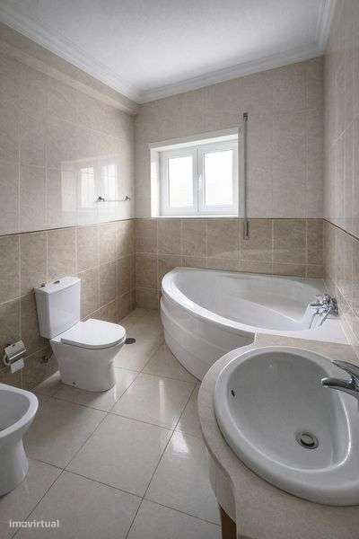 Arrenda-se Moradia T5 em Perelhal – Barcelos - Grande imagem: 4/7