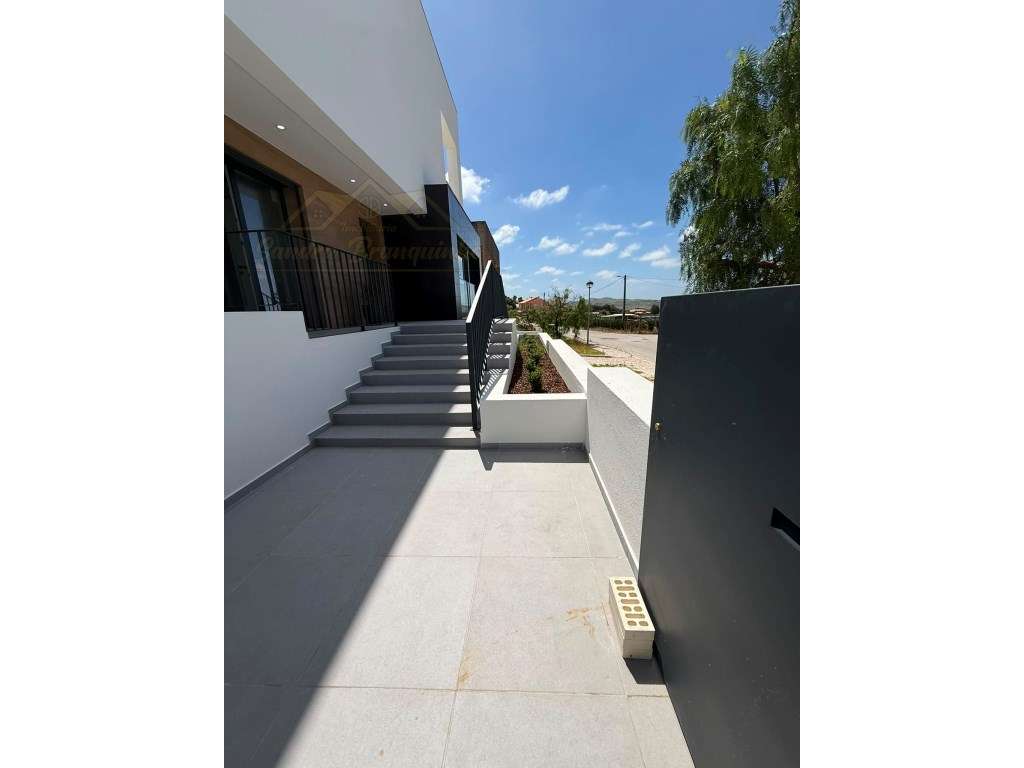 Moradia T5(NOVA) com Piscina-16