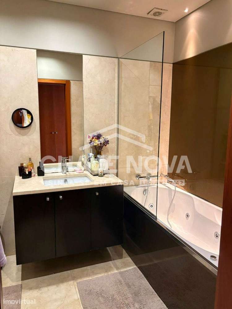 Moradia de luxo V4 com 4 pisos e elevador em Leça da Palmeira - Zon...-17