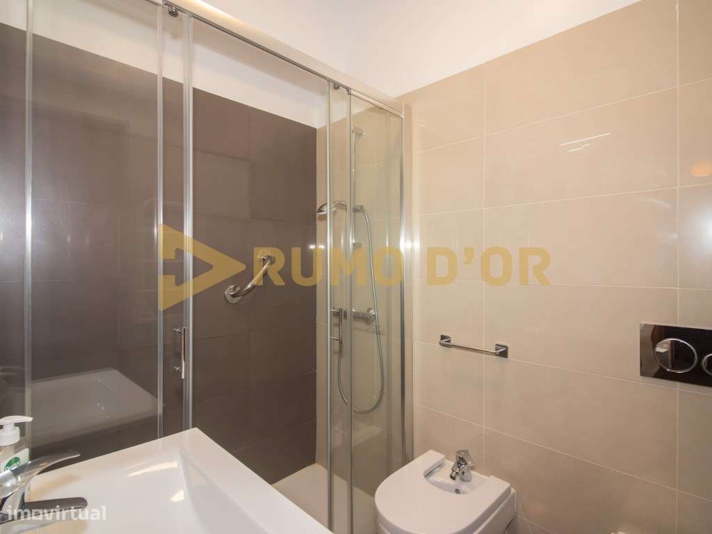 Apartamento T3 com Estacionamento Interno - Vila Franca de Xira-18