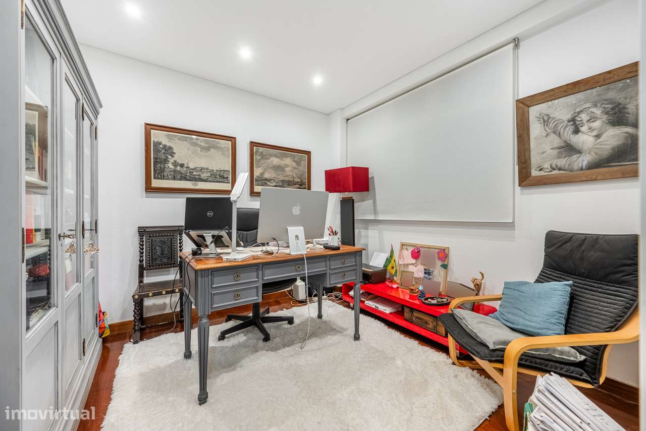 Apartamento T2+2 em plena Avenida da Liberdade-6