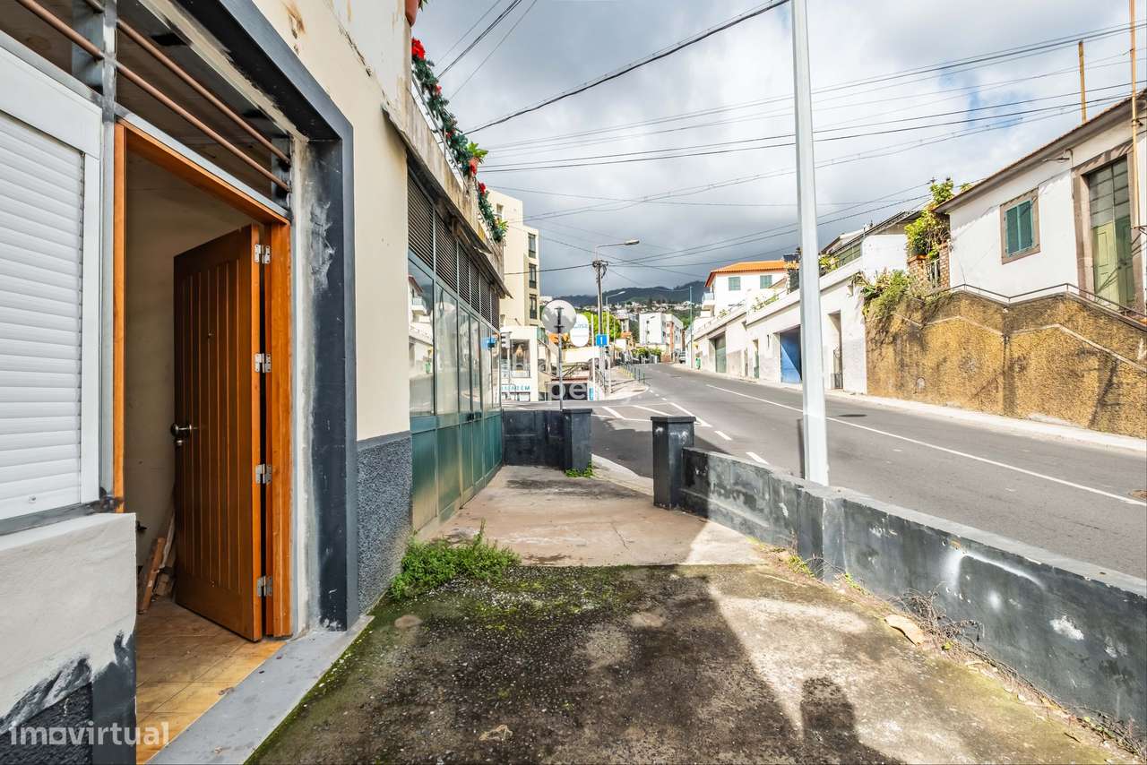 Moradia T6 em Santa Luzia, Funchal, Madeira-23