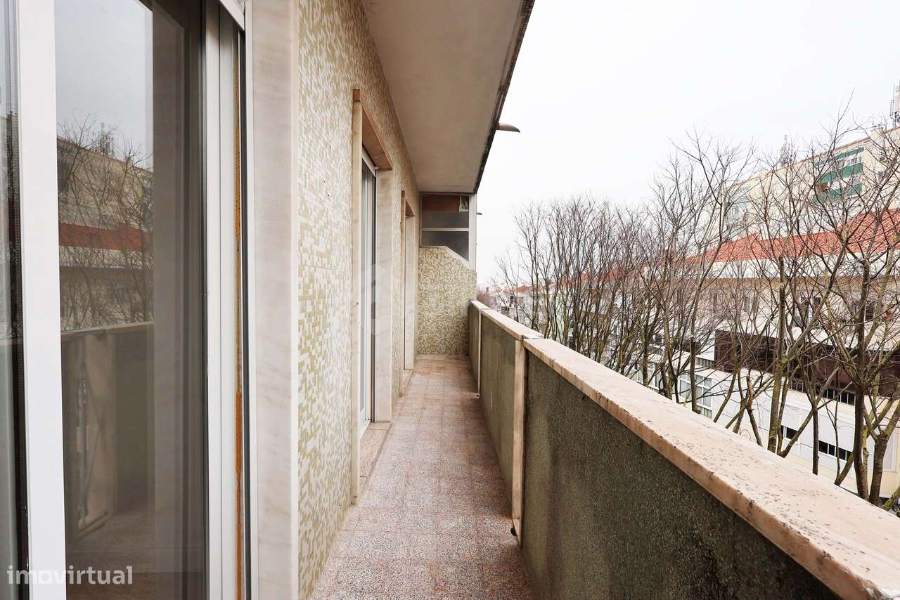 T4 TOTALMENTE REMODELADO NA DAMAIA – PRONTO A HABITAR | LOCALIZAÇÃO E-28