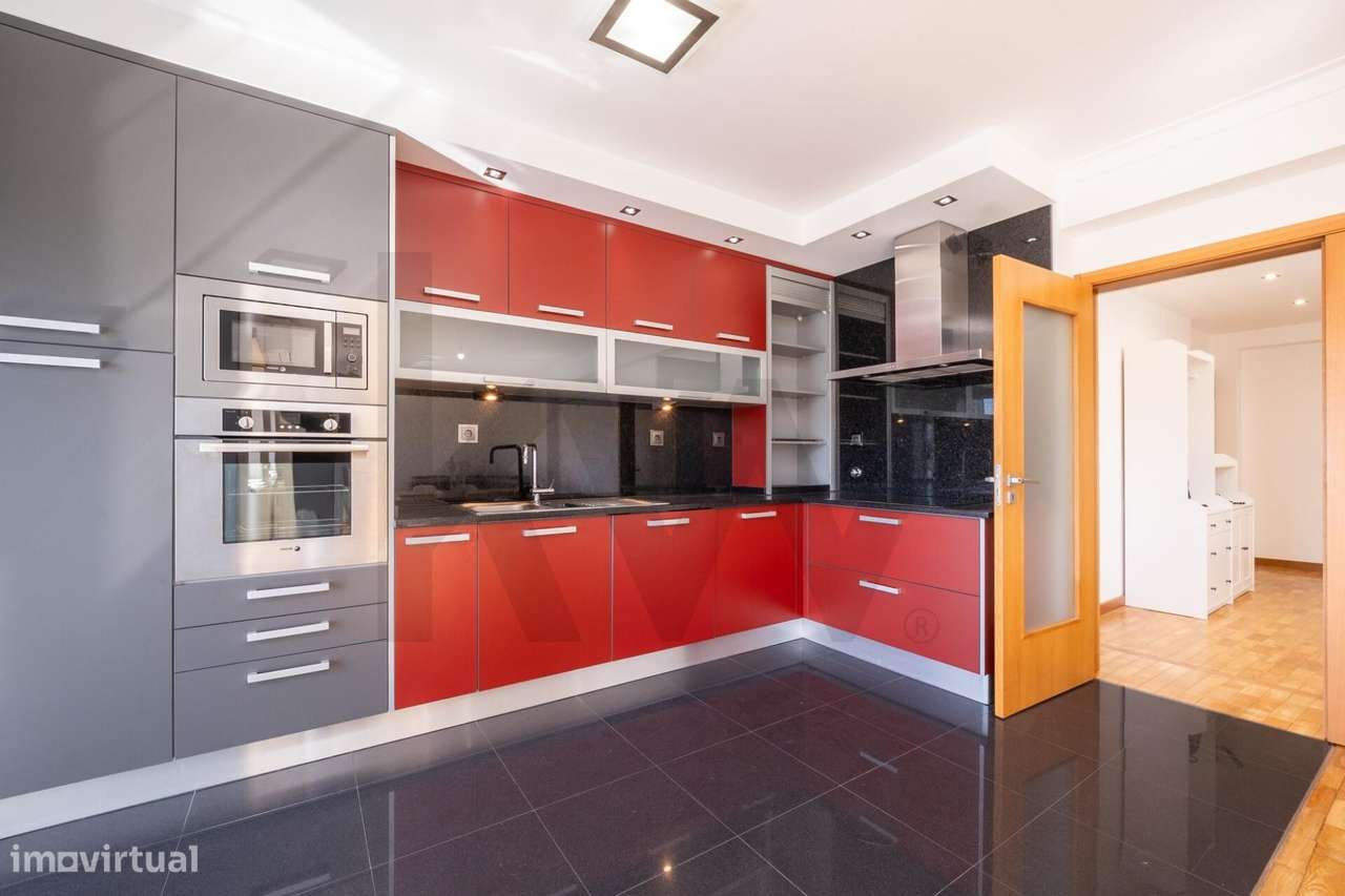 Apartamento T4  – Garagem e Churrasqueira - Alto dos Barreiros, Santa-5