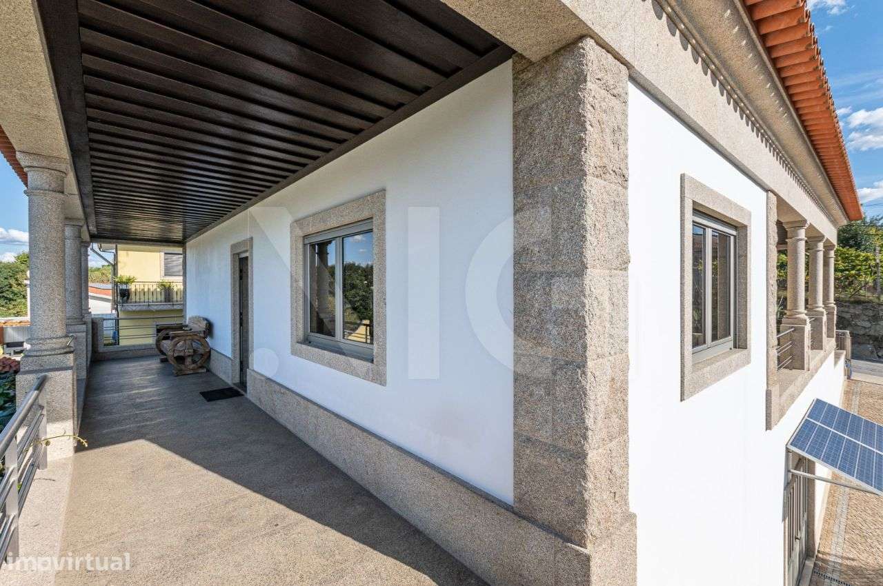 Moradia T3, com Varanda, jardins e Piscina em Felgueiras-10