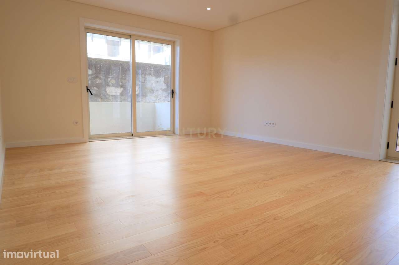 T3 NO BAIRRO HOLLYWOOD, junto ao Metro. - Grande imagem: 2/19