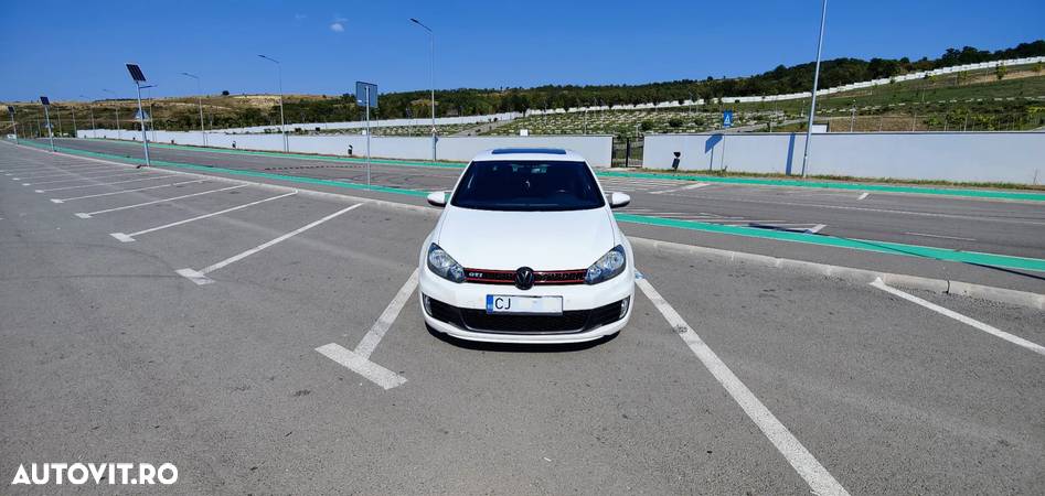 Volkswagen Golf 2.0 TSI GTI DSG - 2