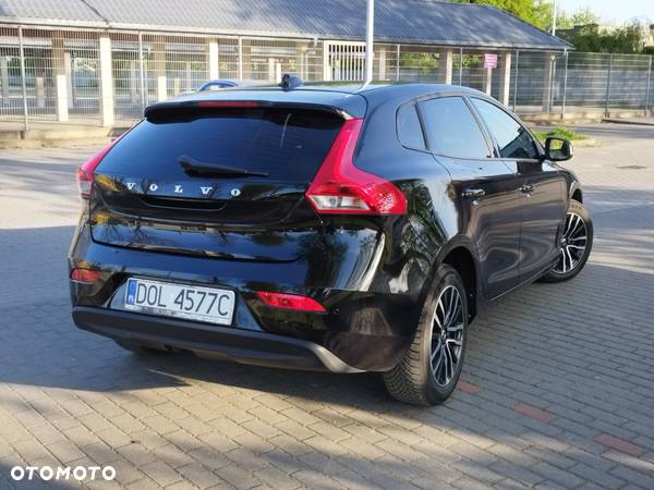 Volvo V40 D2 Momentum - 4