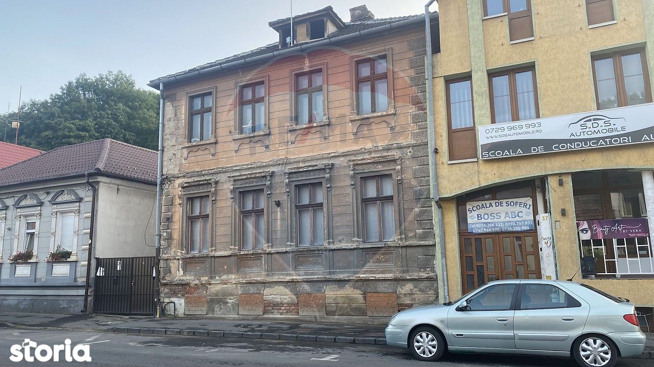 Comision 0% -Casă cu 8 camere de vânzare în zona Brașovul Vechi
