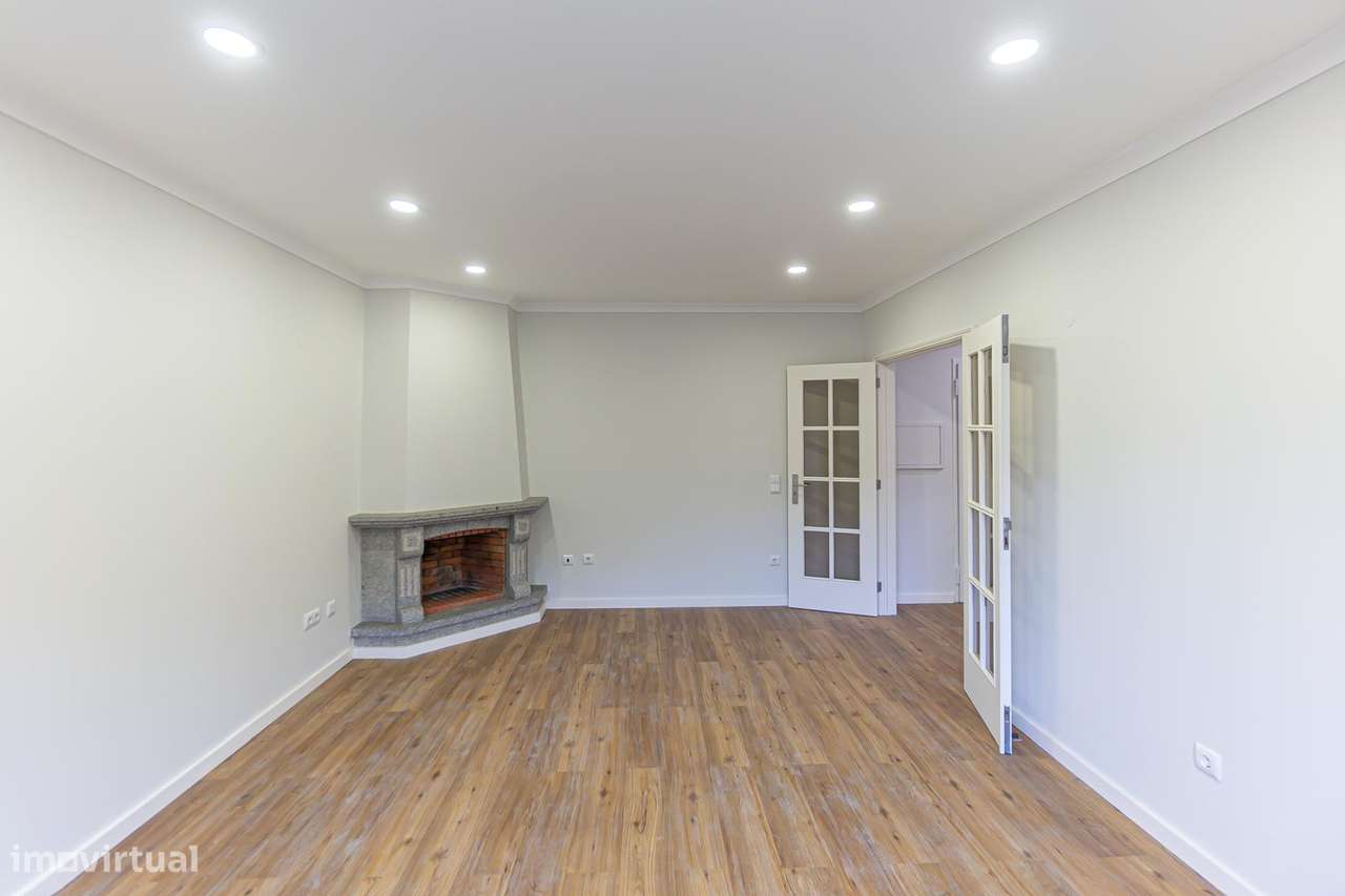 T4 DUPLEX COBERTURA,196 m², 4 Varandas/Solários, Garagem em Arcozelo-2