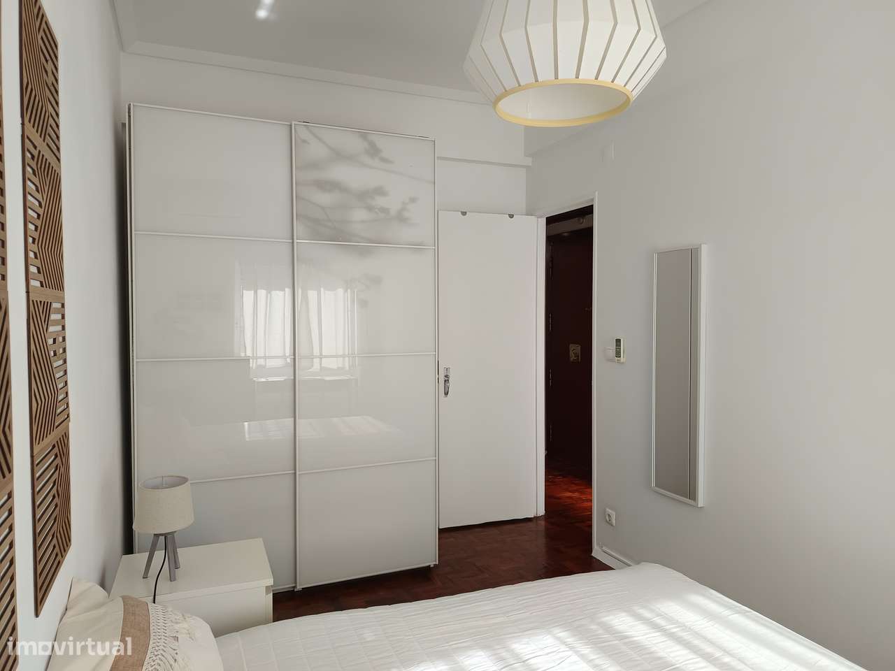 T2 Remodelado e Mobilado  Junto à Igreja de Benfica - Grande imagem: 3/20