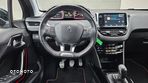 Peugeot 2008 1.2 Pure Tech Allure S&S - 19