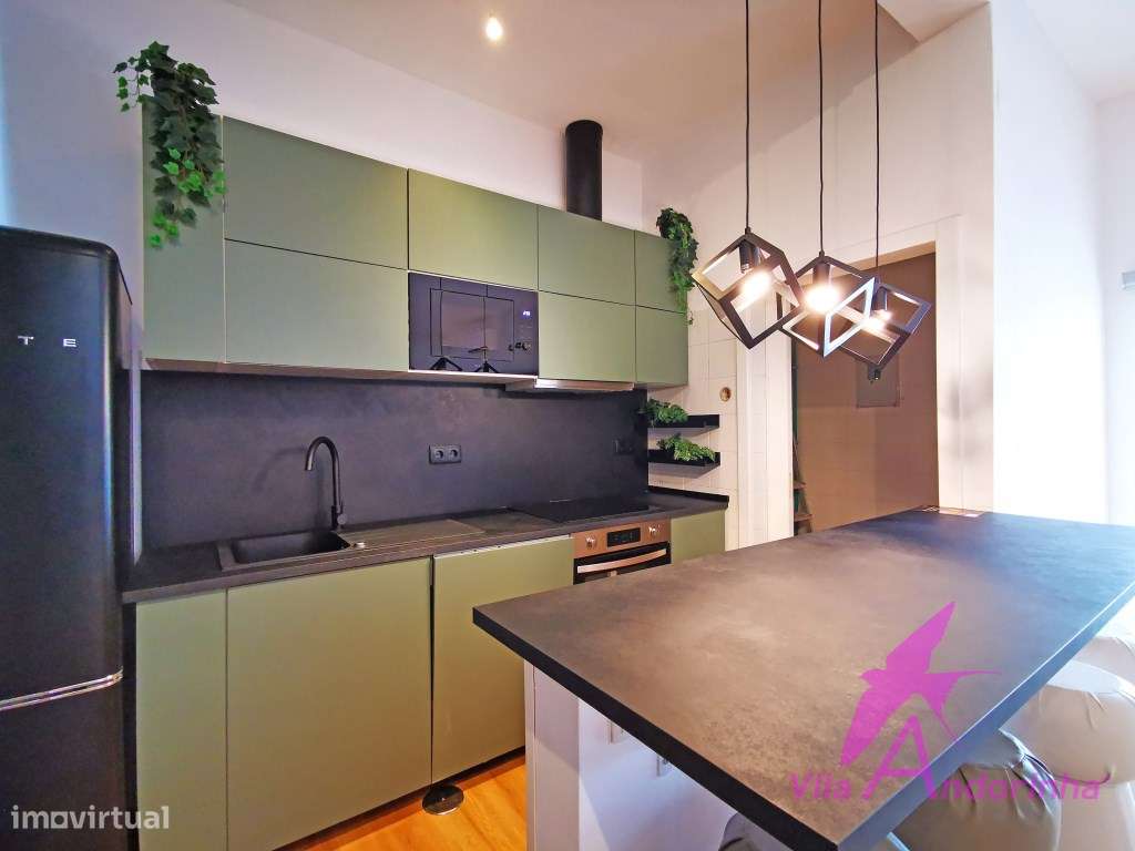 Espaço comercial no centro histórico de Caminha-5