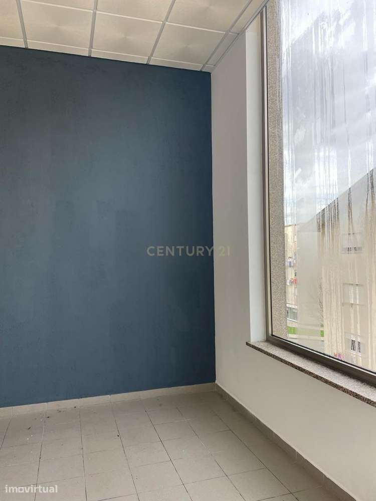 Loja com 60m2 no centro de Viseu - Grande imagem: 2/5