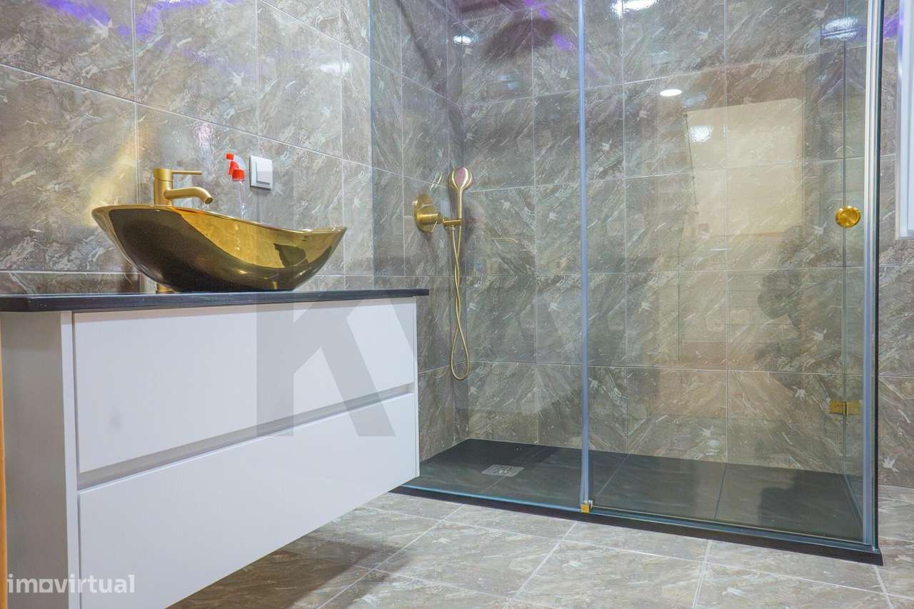 Luxo e exclusividade em Famões com vista sob Lisboa-24