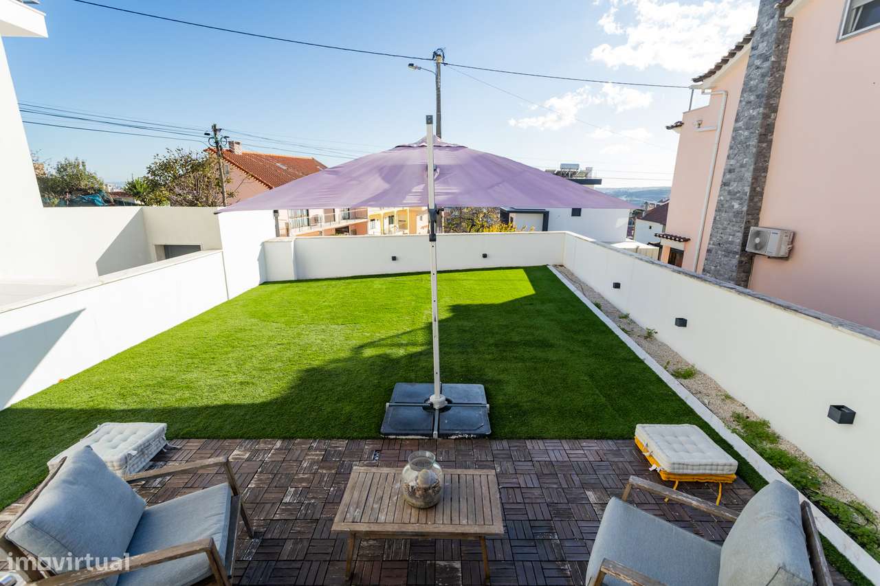 Oportunidade única: Moradia Isolada de Sonho em Famões: Conforto, Mode-38