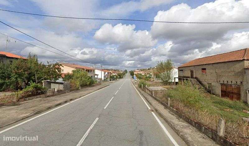 Edifício ~400 m² + lote ~750 m² para reconstrução - Vimioso, Bragança - Grande imagem: 4/5