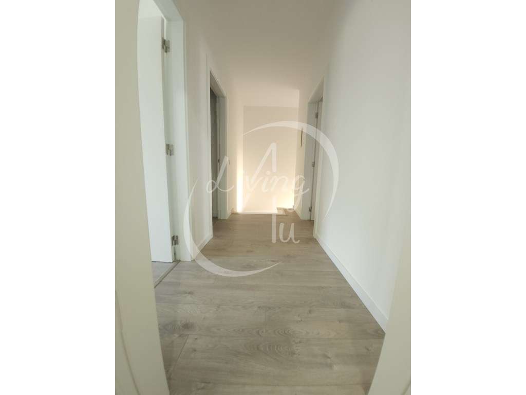 MORADIA T3 GEMINADA - SANTA CATARINA-8