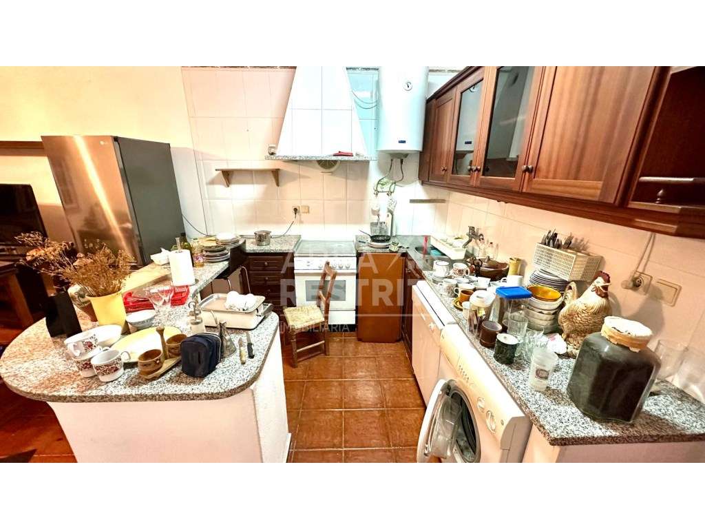 Moradia T3 em Banda - Churrasqueira, anexo e potencial para piscina...-22