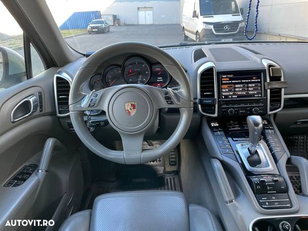 Porsche Cayenne 3.0 L V6 - 13