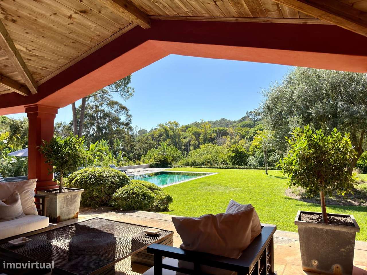 Moradia de Luxo com Piscina Privada na Quinta Patino, Estoril-8