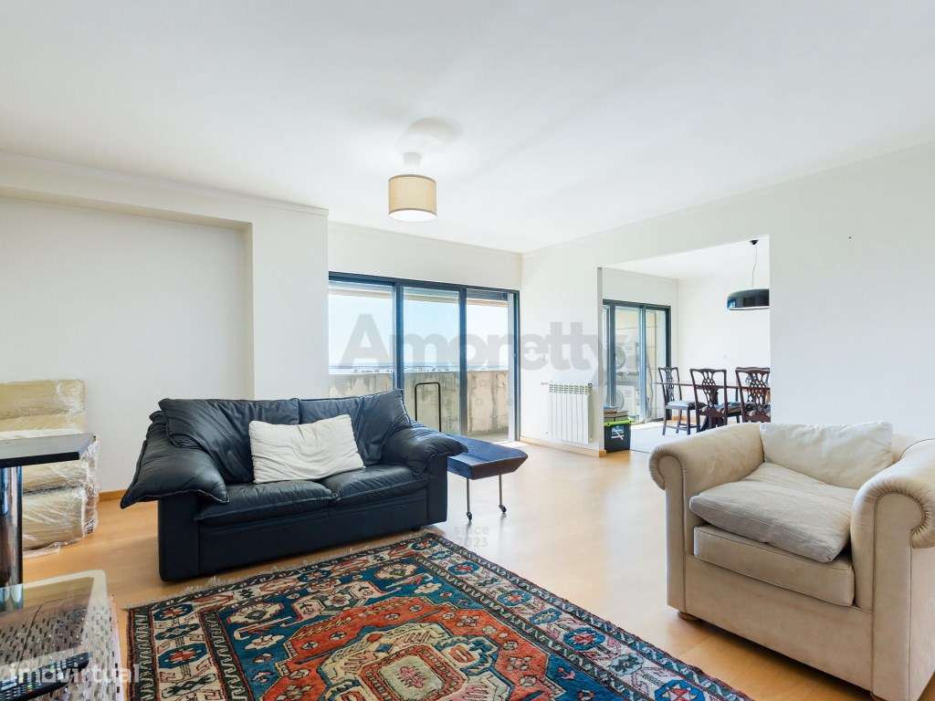 T4 Com Vista de Rio em Pleno Coração de Algés - Grande imagem: 5/25