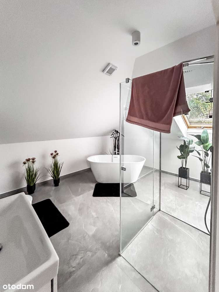 W pełni umeblowany, gotowy dom z ogrodem, kominkiem i klimatyzacją - Pełny obrazek: 5/11