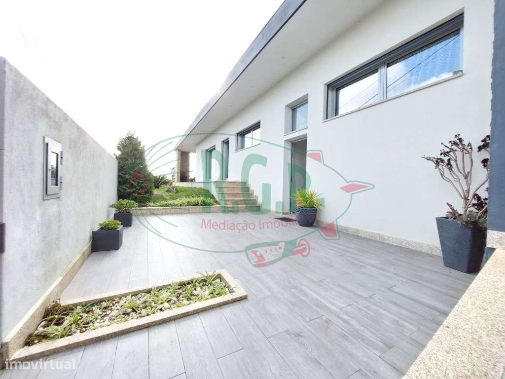 Moradia T3+1 Térrea | São Cosme | 10 min Porto-54